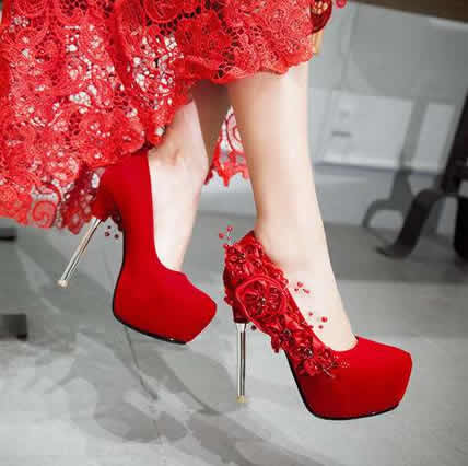 结婚新娘鞋要准备几双：结婚时候新鞋要买几双揭秘