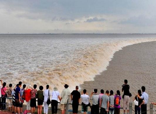 【钱塘江观潮】2017最佳地点:2017年钱塘江涨潮落潮时间表 【钱塘江观潮】2017最佳地点:2017年钱塘江涨潮落潮时间表