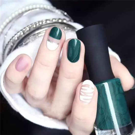 2017秋季美甲新款式：最新款美甲图片2017图案欣赏