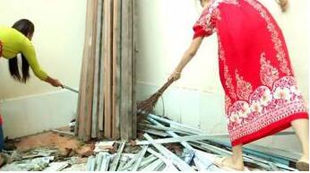 墙角异响 开灯后上演惊险一幕...(图) 墙角异响 开灯后上演惊险一幕...(图)