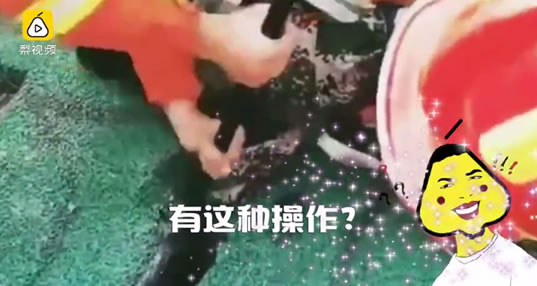 男生腿太细卡排水沟：网友打趣这样回答