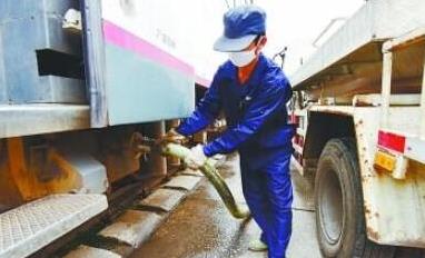 火车上厕所排泄物竟然都在这里（图）