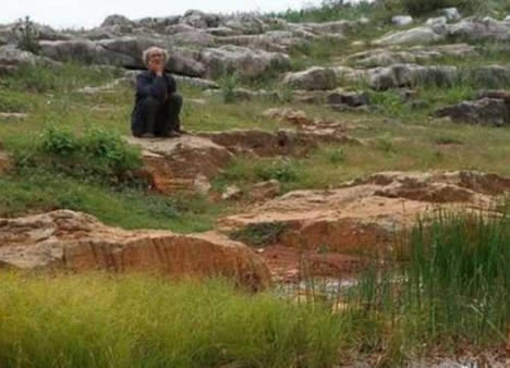 老汉独居深山40年原因让众人懵（图）