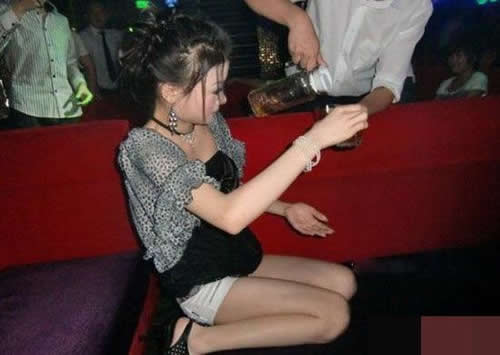 越南最富裕城市真实生活：美女开放生活（组图）