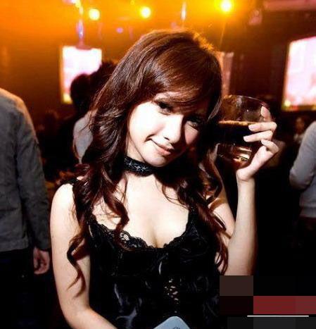 越南最富裕城市真实生活：美女开放生活（组图）