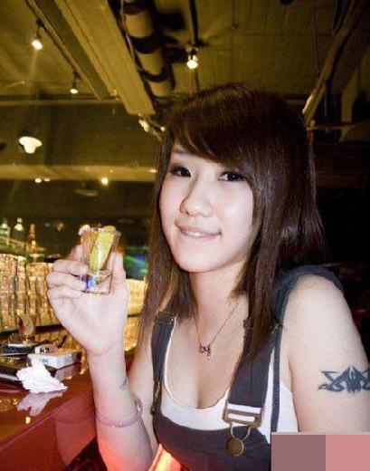 越南最富裕城市真实生活：美女开放生活（组图）