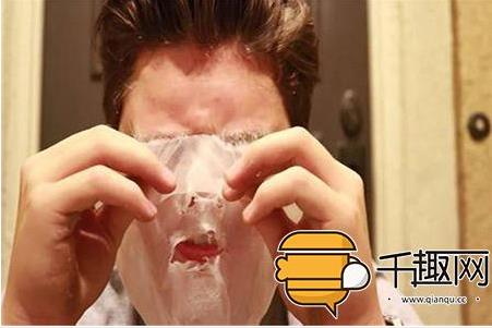 男子往脸上涂乳胶漆撕下奇迹出现:变白了(图) 男子往脸上涂乳胶漆撕下奇迹出现:变白了(图)