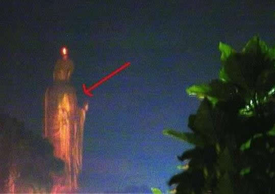 世界上有神仙吗:目击者拍到惊人一幕(图) 世界上有神仙吗:目击者拍到惊人一幕(图)