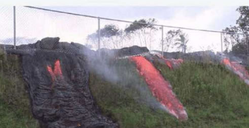 男子旅游看见一片红液体撒腿就跑（组图）