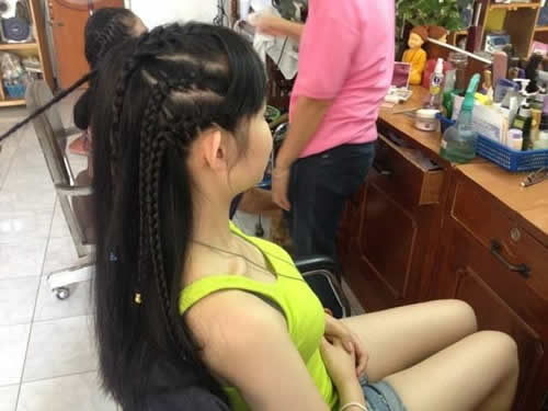 刚进理发店老板娘就关门的秘密（图）