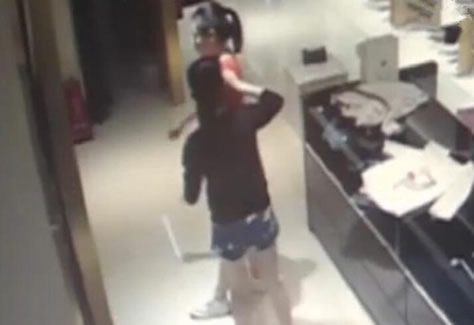 女子试衣间用鼻涕做这事真相崩溃（组图）