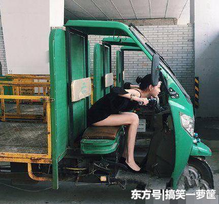 老板娘我觉得你还是别去送货了，就你这姿势三轮车很容易出事的