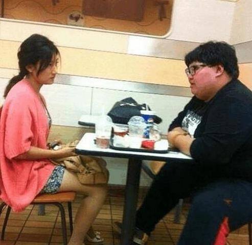 看着妹子的眼神，我知道妹子这次相亲又失望了