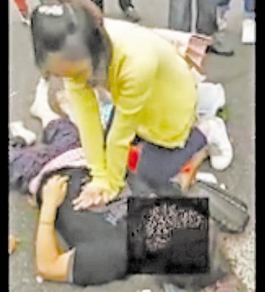 史上最短求婚：护士女友急上班10秒答应嫁