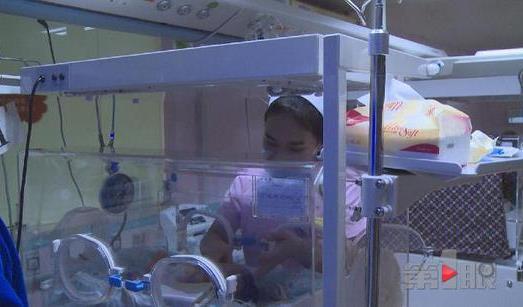 史上最短求婚：护士女友急上班10秒答应嫁