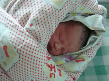 宝宝出生后和谁在一起影响他一生（图）