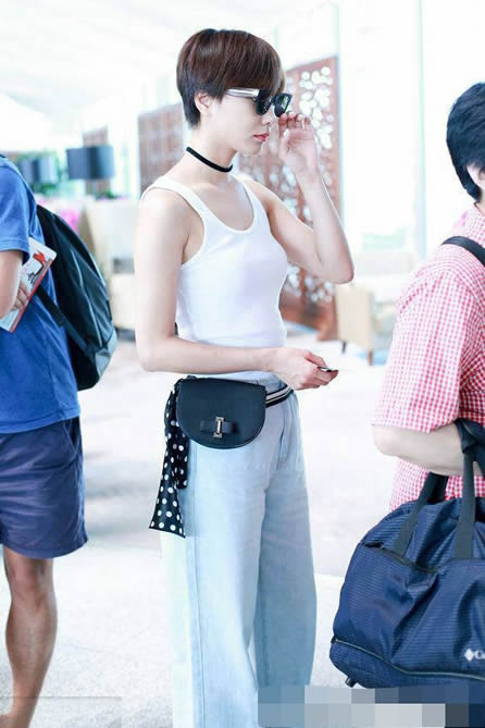 王珞丹蔡依林撞衫背心差距真大?（组图）