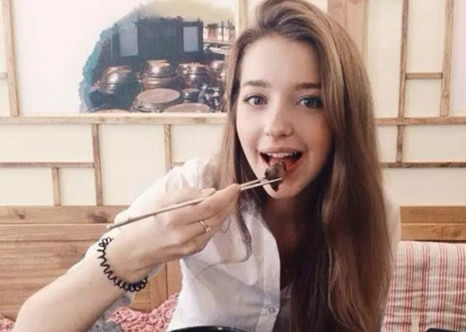 韩国最美留学生：精通琴棋和5种语言（图）