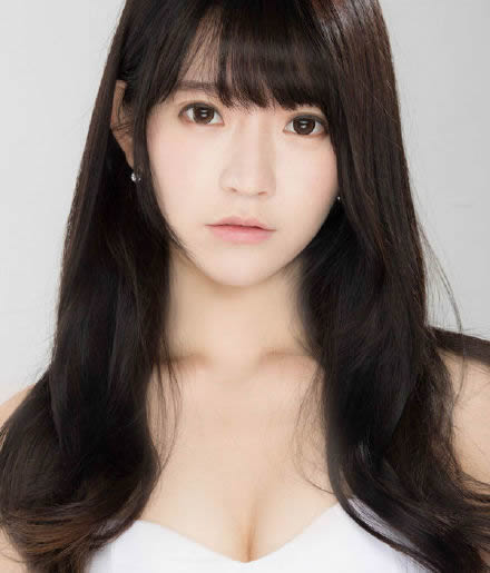 韩国颜值逆天萝莉女孩：20岁女孩颜值逆天走红