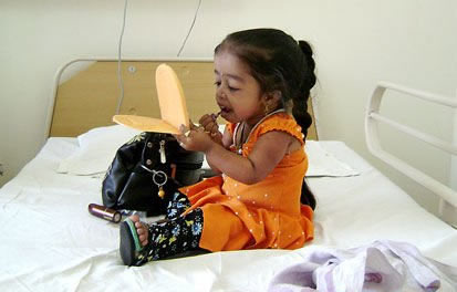 世界上最矮的女人:吉尼斯认证62.8厘米 世界上最矮的女人:吉尼斯认证62.8厘米