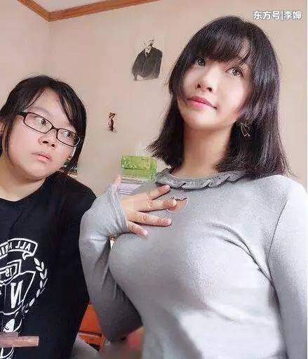 妹子你这生无可恋眼神在看什么