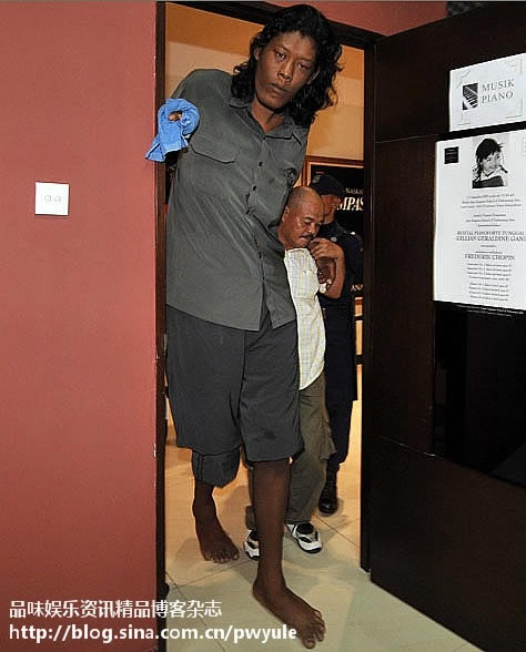 世界第一巨人是谁？谁是世界第一巨人？（组图）  