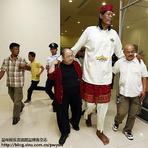 世界第一巨人是谁？谁是世界第一巨人？（组图）  