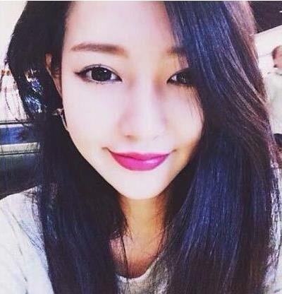 越南最美女大学生走红:清纯可爱热爱生活(图) 越南最美女大学生走红:清纯可爱热爱生活(图)