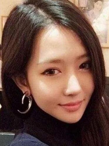 越南最美女大学生走红:清纯可爱热爱生活(图) 越南最美女大学生走红:清纯可爱热爱生活(图)