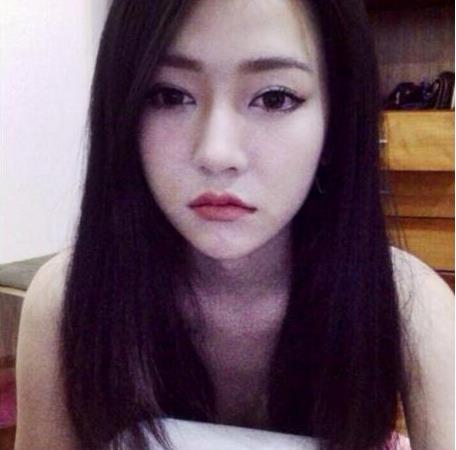 越南最美女大学生走红:清纯可爱热爱生活(图) 越南最美女大学生走红:清纯可爱热爱生活(图)