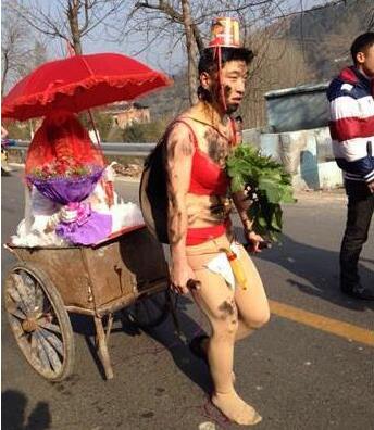 结个婚真的不容易，姑娘珍惜那个跟你结婚的人