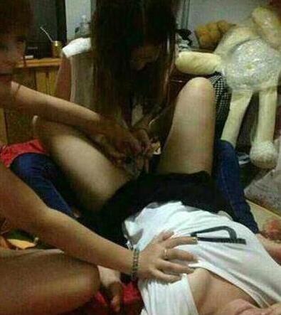 女生寝室玩的挺大的