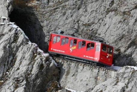 世界上最陡峭的铁路：120年零事故（图）