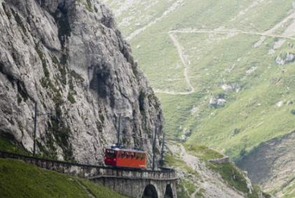 世界上最陡峭的铁路：120年零事故（图）
