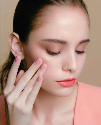 无暇底妆超神遮瑕技巧 泛红粉刺痘疤都不怕(图) 无暇底妆超神遮瑕技巧 泛红粉刺痘疤都不怕(图)