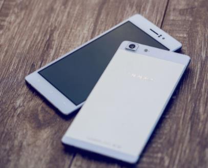 最薄的智能手机：十大最薄智能手机极致轻薄的体验