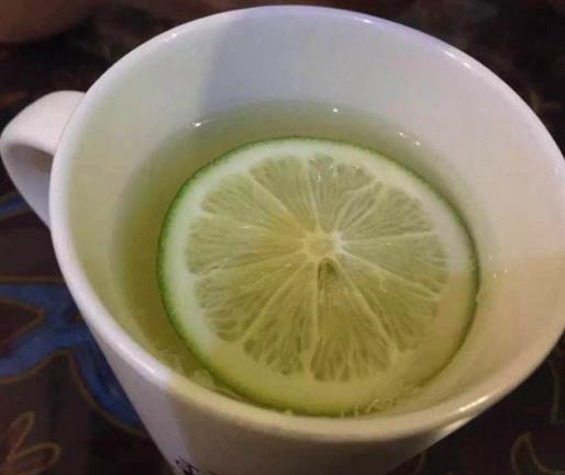 每天喝柠檬水好吗:喝柠檬说好处大盘点 每天喝柠檬水好吗:喝柠檬说好处大盘点
