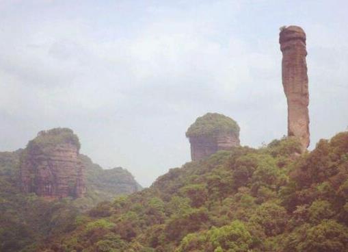 丹霞山阴阳石:韶关丹霞山阴阳石纯天然奇石 丹霞山阴阳石:韶关丹霞山阴阳石纯天然奇石