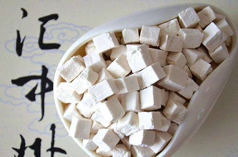 茯苓粉多少钱一斤:茯苓的分类和茯苓的主要功效 茯苓粉多少钱一斤:茯苓的分类和茯苓的主要功效