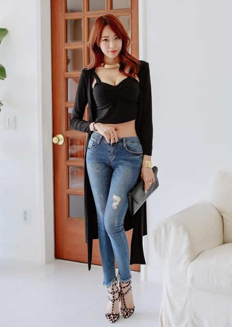 紧身裤无敌美腿清纯时尚：尽展优雅迷人姿势（图）