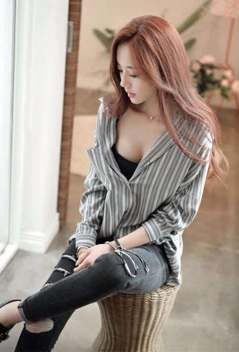 紧身裤无敌美腿清纯时尚：尽展优雅迷人姿势（图）