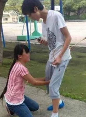 看妹子这么认真的告白，小伙子你就从了她吧