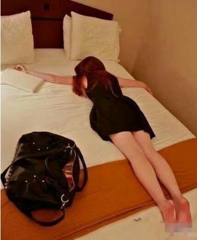 趣图精选2妹子是太累了吗