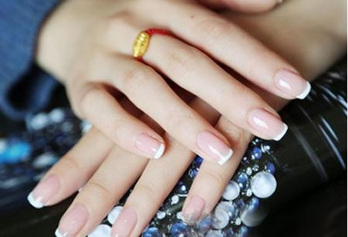 2018最适合冬天的美甲欣赏：好看的冬天美甲款式图片