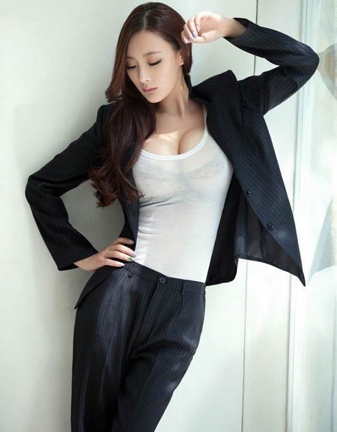 王李丹妮美照曝光：那么多人喜欢她是有原因的