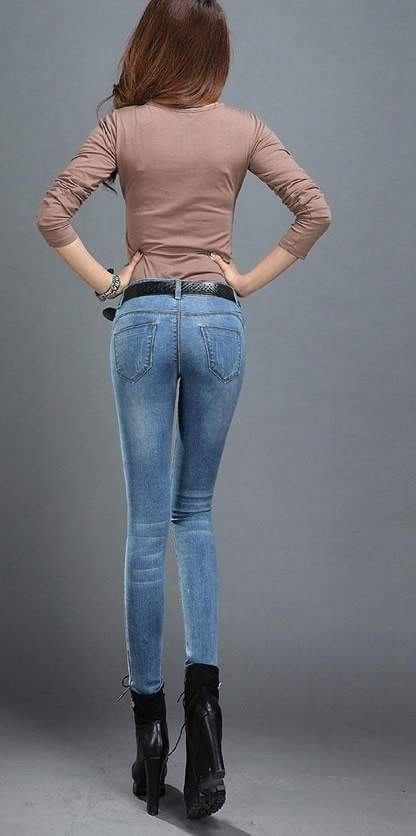 时尚简单的紧身裤：妹子穿着舒适无拘感（图）