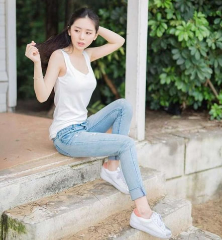 简约时尚紧身裤打造优雅女人,精致而且洋气