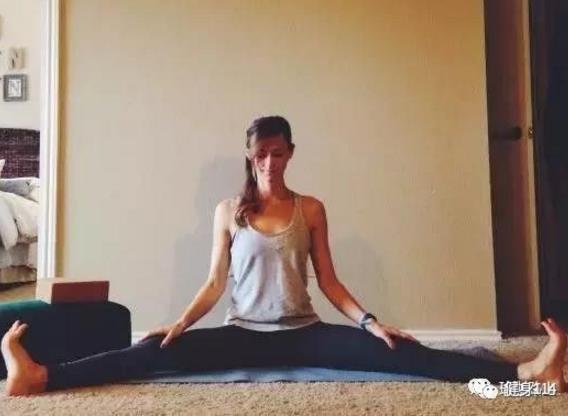 一套拉伸肾经的阴瑜伽：每天练一练抵抗衰老（图）