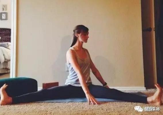 一套拉伸肾经的阴瑜伽：每天练一练抵抗衰老（图）