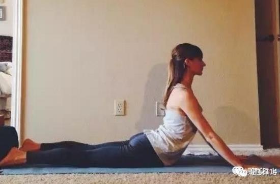 一套拉伸肾经的阴瑜伽：每天练一练抵抗衰老（图）